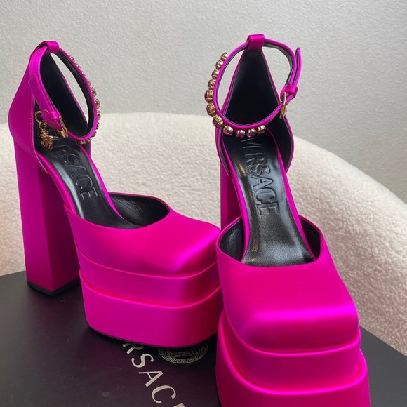Versace Shoes - Versace Medusa Aevitas 125mm satin pumps